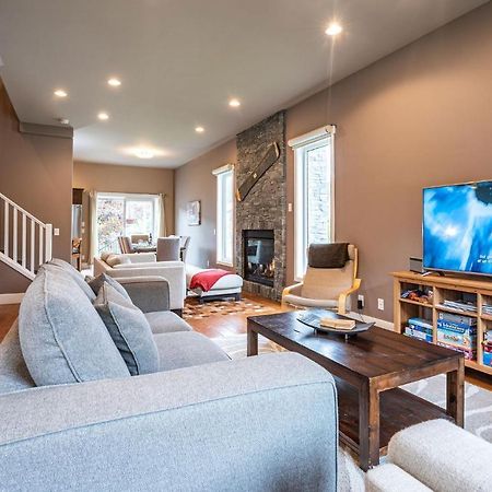 Aspen Lodge By Revelstoke Vacations Bagian luar foto