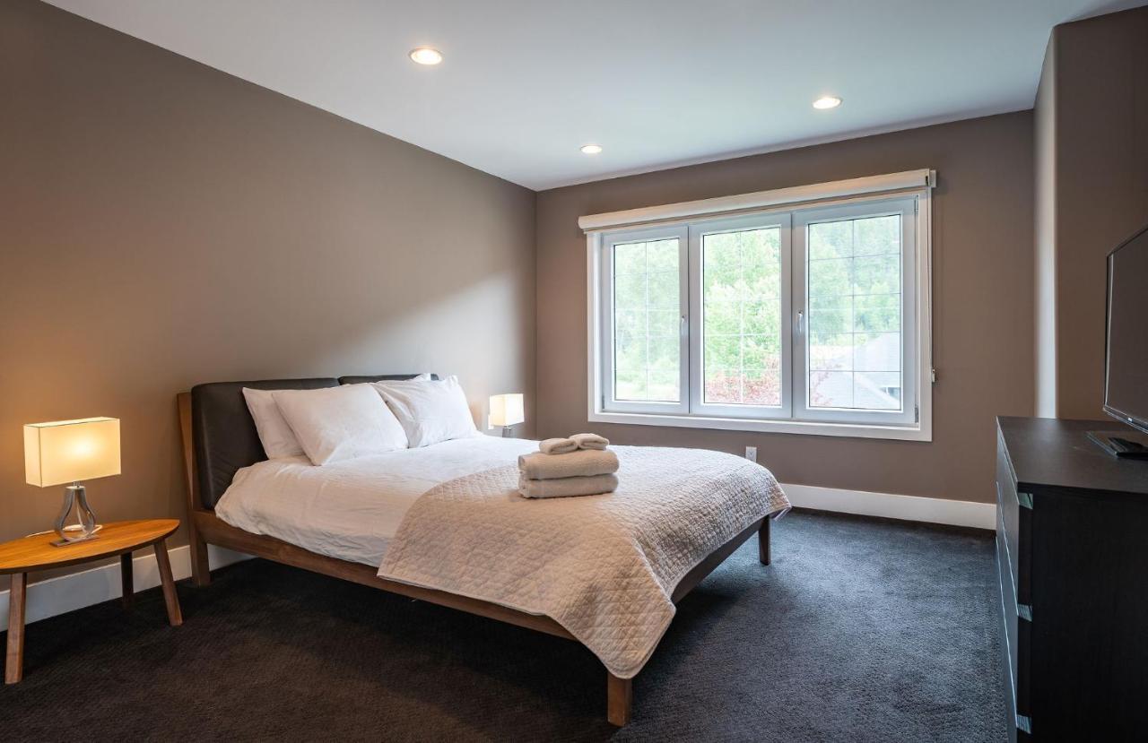 Aspen Lodge By Revelstoke Vacations Bagian luar foto