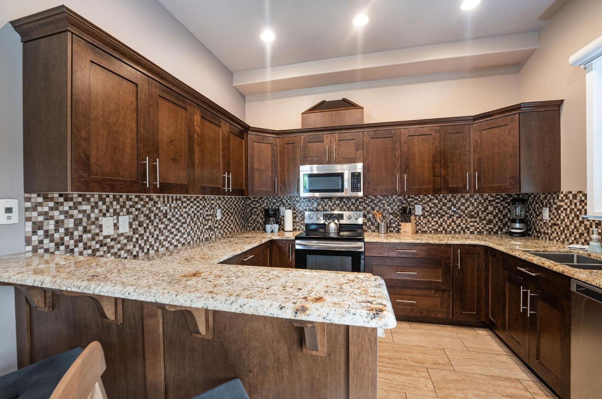 Aspen Lodge By Revelstoke Vacations Bagian luar foto