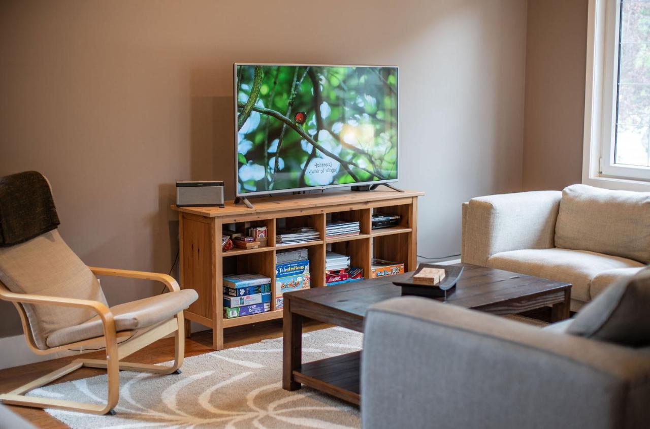Aspen Lodge By Revelstoke Vacations Bagian luar foto