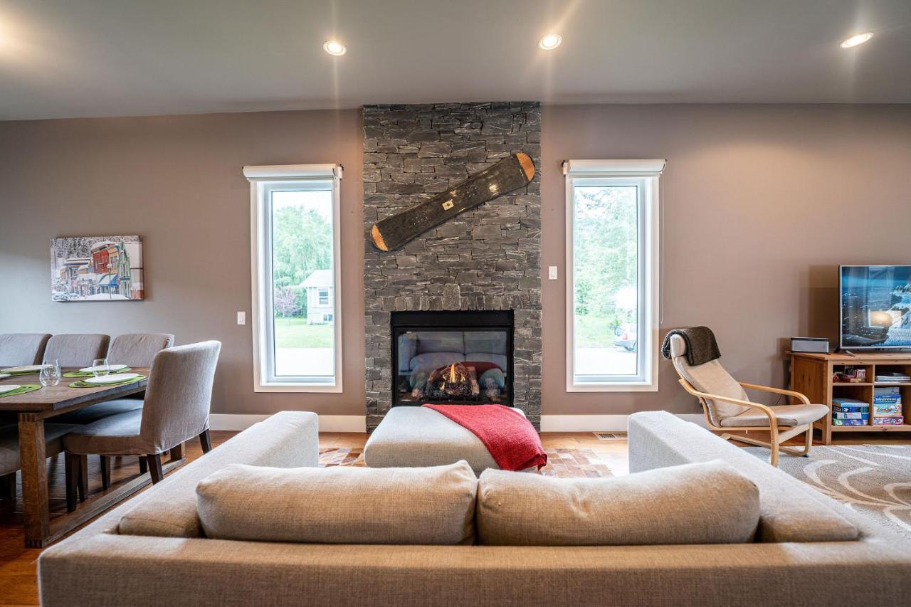 Aspen Lodge By Revelstoke Vacations Bagian luar foto
