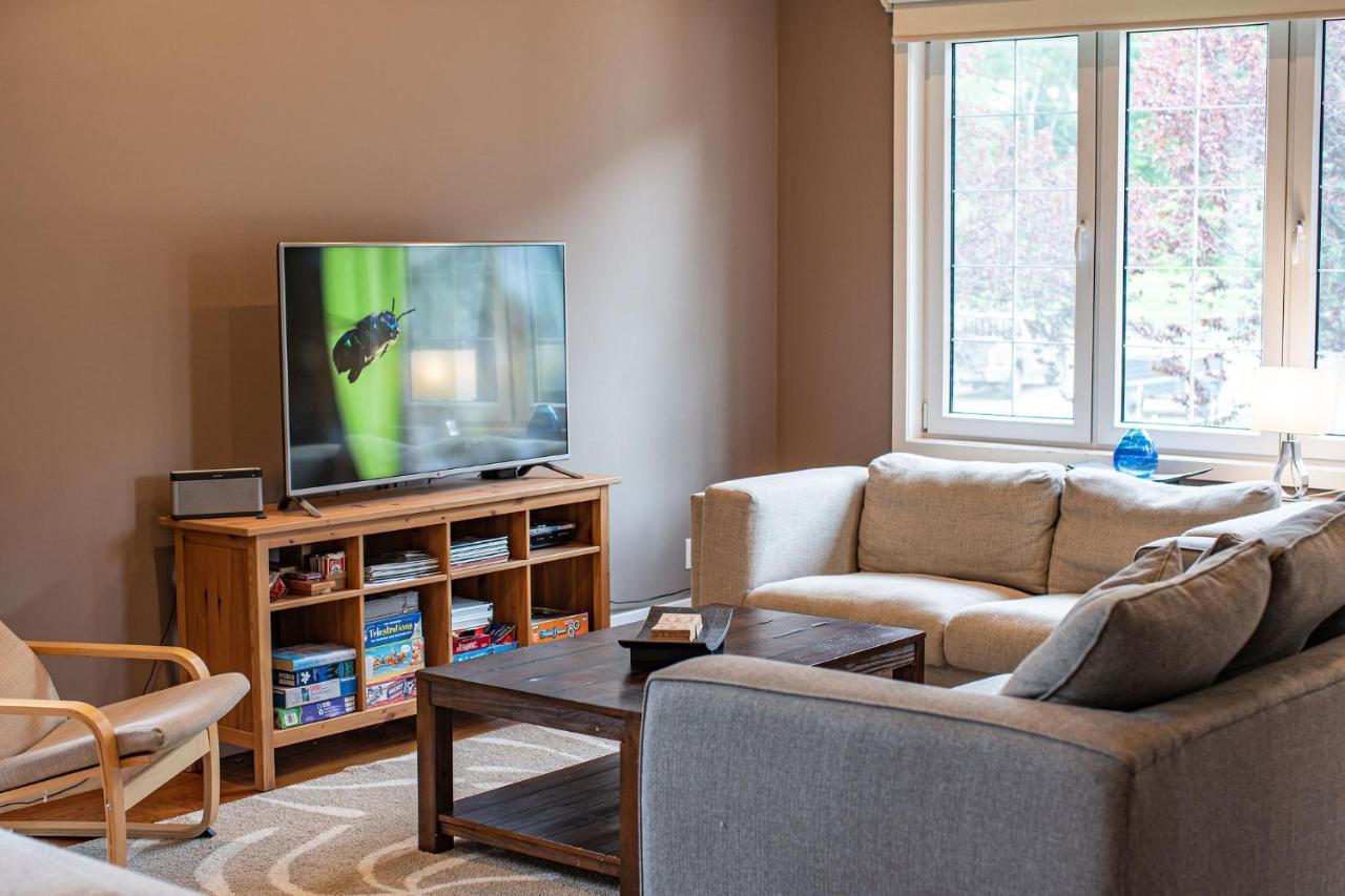 Aspen Lodge By Revelstoke Vacations Bagian luar foto